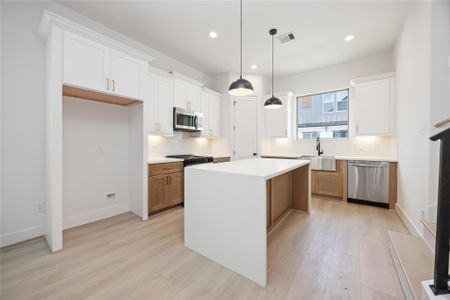 New construction Single-Family house 7807 Amelia Rd, Unit A, Houston, TX 77055 - image 11