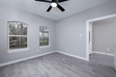 New construction Single-Family house 1737 E Lake Dr, Huntsville, TX 77340 - image 18