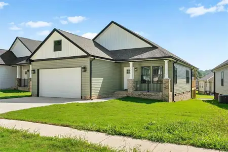 New construction Single-Family house 152 Washington St, Dalton, GA 30721 - image