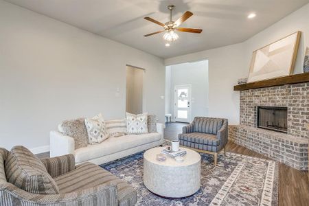 New construction Single-Family house 1005 Springfield Rd, Springtown, TX 76082 plan The San Gabriel - image 14