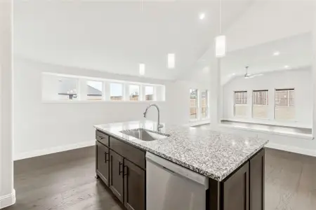 New construction Single-Family house 5 Grouse Cir, Sanger, TX 76266 plan Dogwood III - image 11