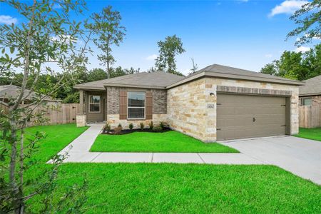 New construction Single-Family house 26198 Cooperstown Way, Splendora, TX 77372 Hayes- photo 0