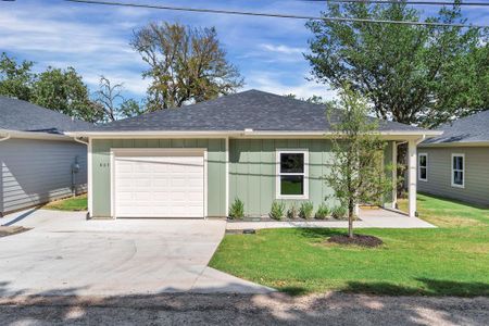 New construction Single-Family house 807 Branding Iron Trl, Granbury, TX 76049 - image