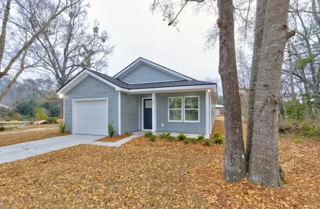 New construction Single-Family house 131 Stephanie Cir, Summerville, SC 29483 - image