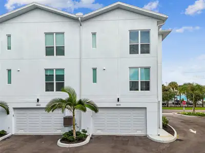 New construction Townhouse house 3840 Pompano Dr Se, St. Petersburg, FL 33705 - image