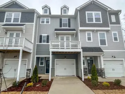 New construction Townhouse house 125 Sugar Run Dr, Unit 26, Fuquay Varina, NC 27526 The Dunn- photo 1 1