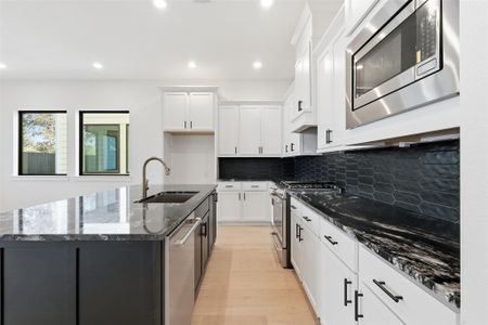 New construction Single-Family house 1418 Caywood Ln, Unit C, Houston, TX 77055 - image 11