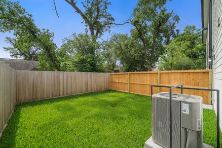 New construction Single-Family house 7117 Goforth St, Houston, TX 77021 - image 4