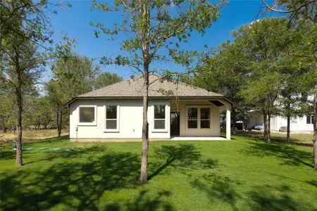 New construction Single-Family house 128 E Pauwela Ln, Bastrop, TX 78602 - image