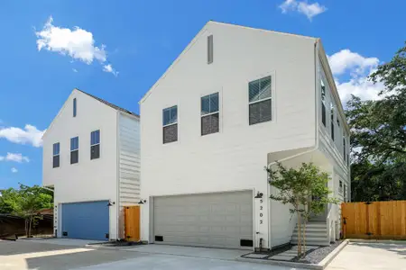 New construction Single-Family house 5218 Burress Springs Lane, Houston, TX 77022 - photo 0