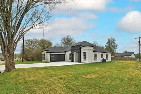 New construction Single-Family house 103 Kawainui Ln, Bastrop, TX 78602 - image