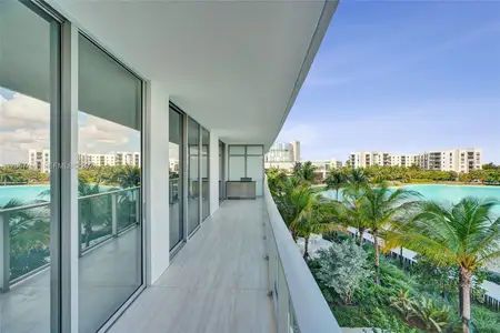New construction Condo house 2411 Laguna Cir, Unit 208, Miami, FL 33181 - image