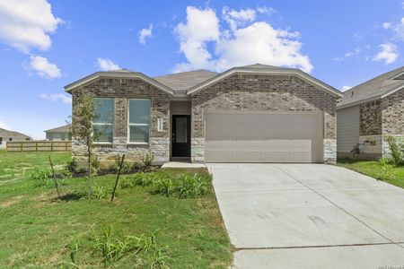 New construction Single-Family house 1317 Apron Trl, New Braunfels, TX 78130 plan Navarre - image