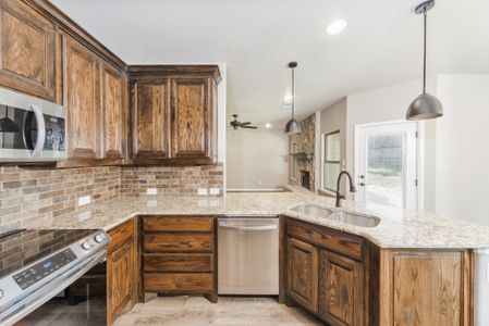 New construction Single-Family house 100 Annabel Dr, Paradise, TX 76073 plan The Campbell - image 8