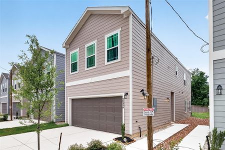 New construction Single-Family house 9022 Madera Rd, Unit B, Houston, TX 77078 - image