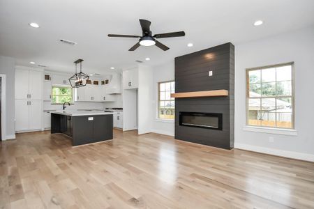 New construction Single-Family house 1217 Cabell St, Houston, TX 77022 - image