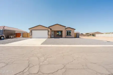 New construction Single-Family house 10199 W Bradshaw Dr, Arizona City, AZ 85123 - image