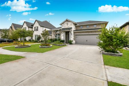 New construction Single-Family house 5042 Albany Shores Ln, Fulshear, TX 77441 plan Design 2737W - image