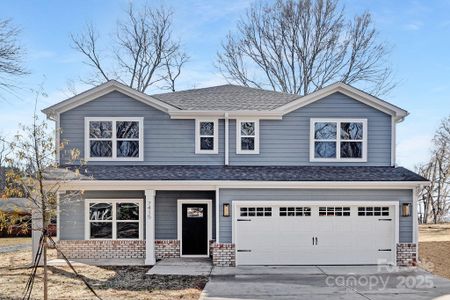 New construction Single-Family house 7415 Linda Lake Drive, Charlotte, NC 28215 - photo 0