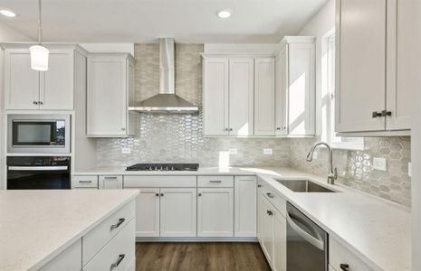 Bright kitchen with premium appliances *real home pictured