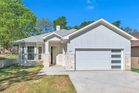 New construction Single-Family house 407 Henderson St, Bonham, TX 75418 - image