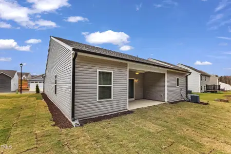 New construction Single-Family house 203 Jetson Creek Way, Youngsville, NC 27596 null- photo 2 2