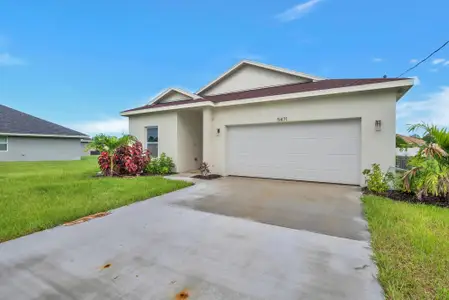 New construction Single-Family house 5471 Nw Model Ct, Port St. Lucie, FL 34986 - image