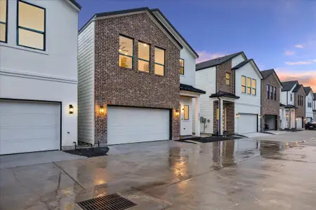 New construction Single-Family house 5811 Outer Banks St, Houston, TX 77091 - image