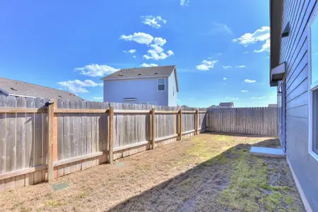 New construction Single-Family house 605 Rancho Del Cielo Loop, Jarrell, TX 76537 null- photo 26 26