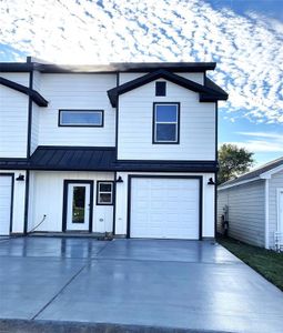 New construction Townhouse house 12975 Centaurus Court, Montgomery, TX 77318 - photo 0