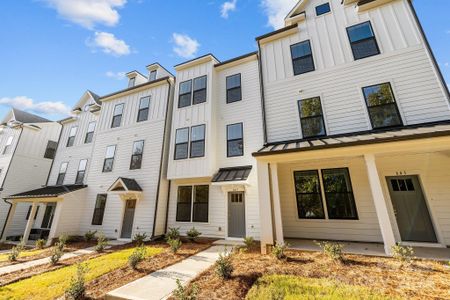 New construction Townhouse house 645 District Ct, Unit 14, Fort Mill, SC 29708 Landon- photo 1 1