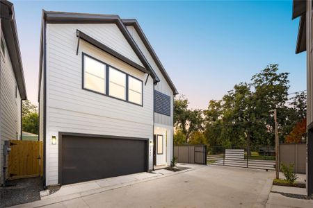 New construction Single-Family house 243 Rebecca St, Unit F, Houston, TX 77022 - image