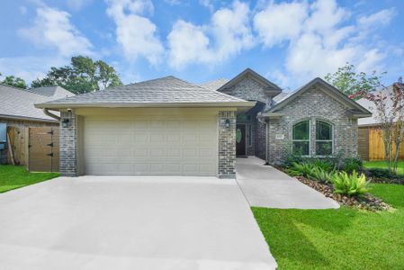 New construction Single-Family house 1023 S Anderson St, Angleton, TX 77515 - image