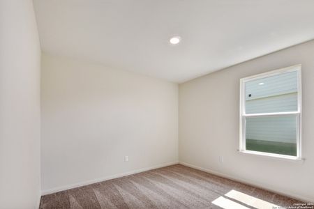 New construction Single-Family house 15115 Telfaire Mdw, Von Ormy, TX 78073 - image 5
