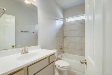 New construction Single-Family house 2502 Caspian Creek Ln, Iowa Colony, TX 77583 - image 12