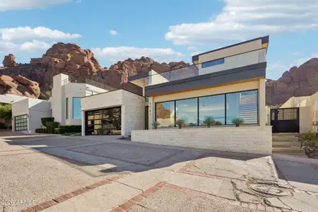 New construction Single-Family house 5761 N Echo Canyon Cir, Phoenix, AZ 85018 - image