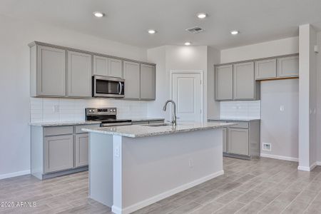 New construction Single-Family house 1902 S 246Th Ln, Buckeye, AZ 85326 Plan 6- photo 6 6