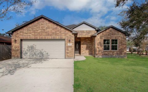 New construction Single-Family house 608 Debbie Lane, Alvin, TX 77511 - photo 0