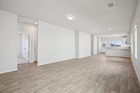 New construction Single-Family house 152 Beaver Path, San Antonio, TX 78245 plan Hunters Ranch 1533 - image 8