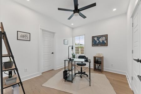 New construction Single-Family house 3002 Jensen Springs Ln, Houston, TX 77026 - image 8