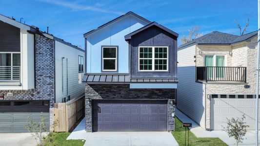 New construction Single-Family house 8121 Venus St, Houston, TX 77088 - image