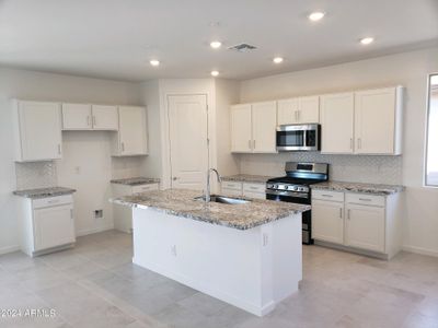 New construction Single-Family house 20526 N 226Th Ln, Surprise, AZ 85387 null- photo 1 1