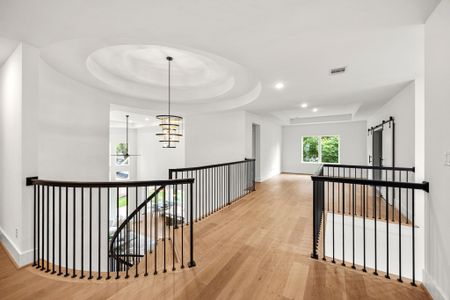 New construction Single-Family house 10418 Brinwood Dr, Houston, TX 77043 - image 12