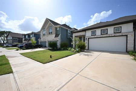 New construction Townhouse house 1535 Cathedral Bend Dr, Missouri City, TX 77459 - image