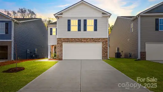 New construction Single-Family house 35 Caroline Valley Ln, Hendersonville, NC 28792 - image