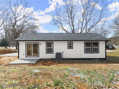 New construction Single-Family house 5843 Meadow View Ln, Flowery Branch, GA 30542 null- photo 32 32