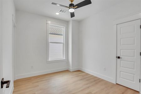 New construction Single-Family house 4833 Paula St, Houston, TX 77033 - image 15