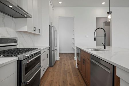 New construction Single-Family house 1805 Drover Ln, Rosenberg, TX 77471 - image 9