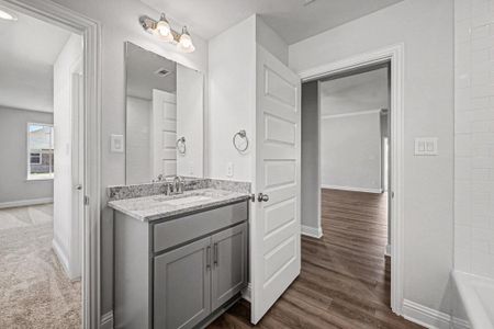 New construction Single-Family house 14 Keystone Ct, Angleton, TX 77515 - image