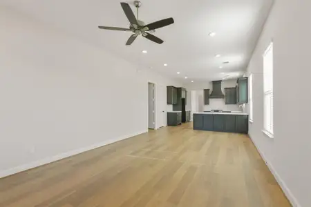 New construction Single-Family house 2515 S Houston Ave, Pearland, TX 77581 - image 16